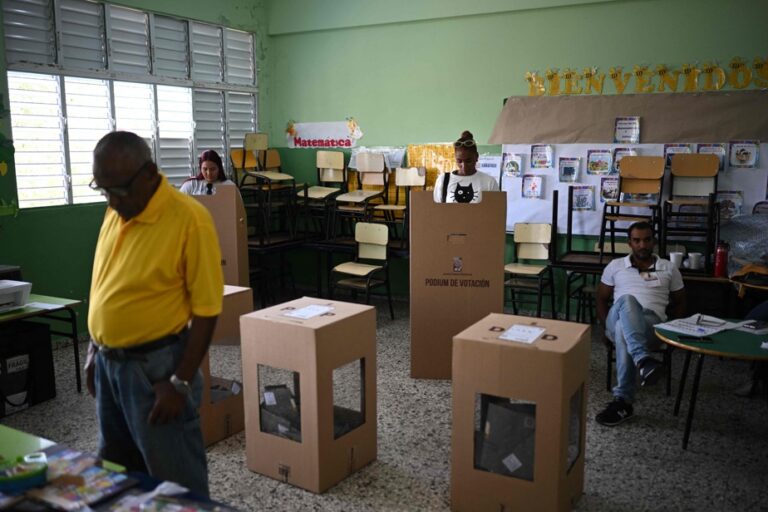 Dominican Republic |  The outgoing big favorite in the presidential election, Haiti in the background