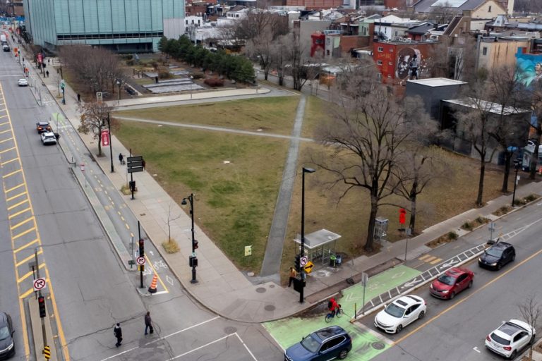 Electrical substation in the city center |  Montreal removes a first obstacle