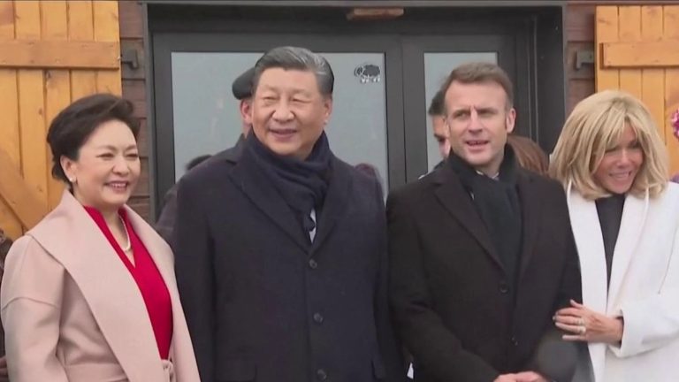 Emmanuel Macron and the Chinese president at Tourmalet