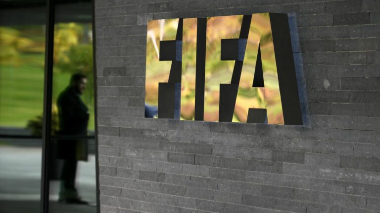 FIFA strengthens its protection measures for mothers and creates “adoption leave” in women’s football