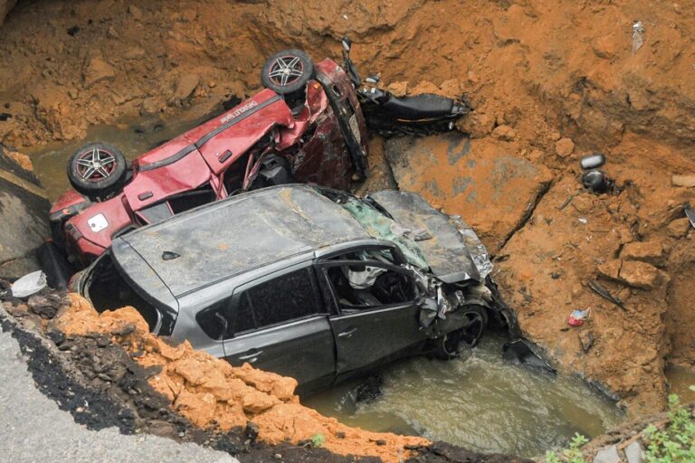 Four dead in Colombia bridge collapse