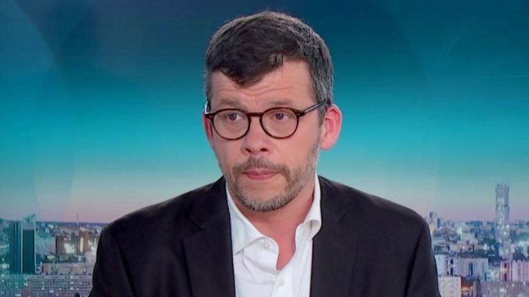 “He is a man who lived through the Fifth Republic as the judge,” assures journalist Mathieu Delahousse