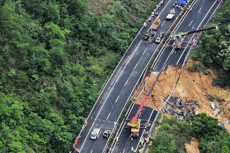 Highway collapse kills 24 in southern China