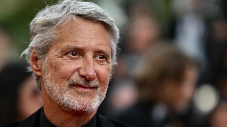 Host Antoine de Caunes launches “Vieux”, a new “anti-youth” magazine