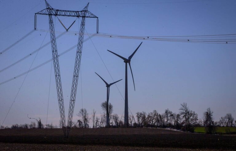 Hydro-Québec launches into the development of large wind projects