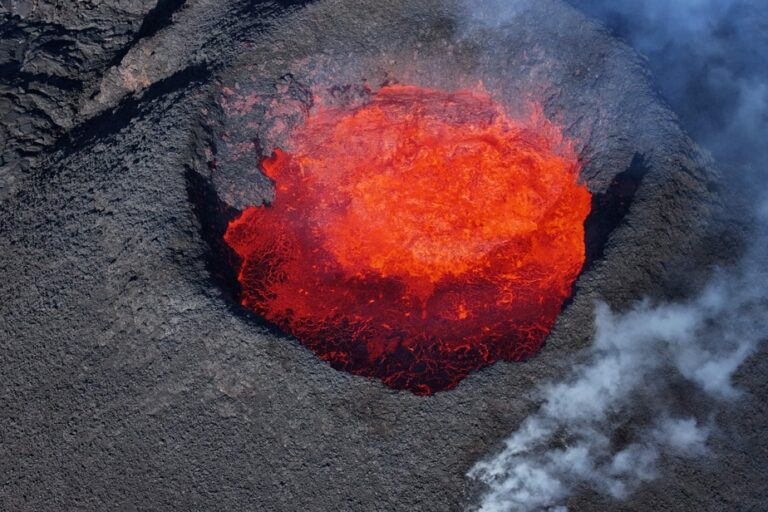 Iceland |  New volcanic eruption on the Reykjanes Peninsula