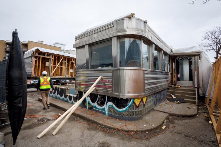 Iconic snack bar dismantled |  The new owner of Pizzaiolle wants to “stay in Montreal”