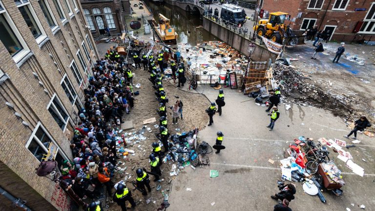 In Amsterdam, clashes break out between police and pro-Palestinian demonstrators