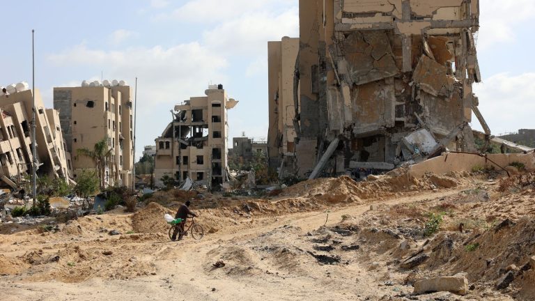 Israel bombs two neighborhoods in Rafah, ensures Palestinian civil defense