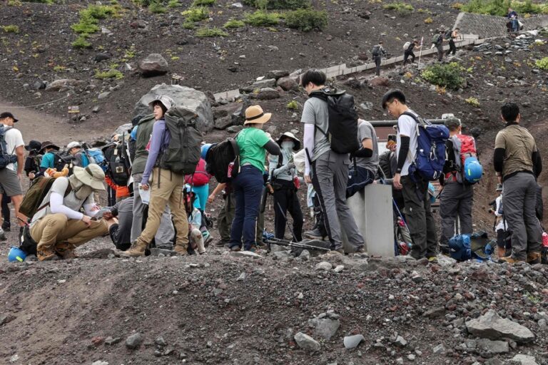 Japan |  Establishment of an online reservation system to visit Mount Fuji