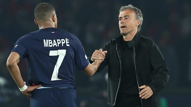 Kylian Mbappé “is a PSG legend who gave everything to the club”, greets his coach Luis Enrique