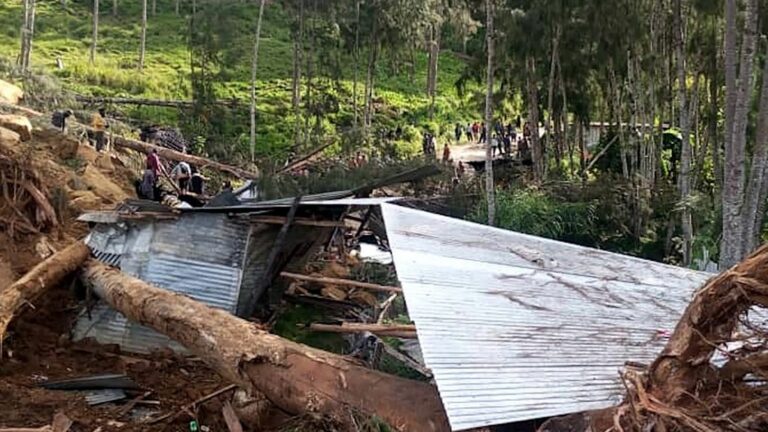 Landslide kills at least 670 in Papua New Guinea