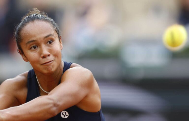 Leylah Annie Fernandez loses in two sets in the third round of the French Open tennis tournament