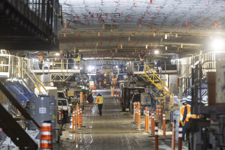 Louis-Hippolyte-La Fontaine Tunnel |  Intoxication of two workers forces construction site to stop