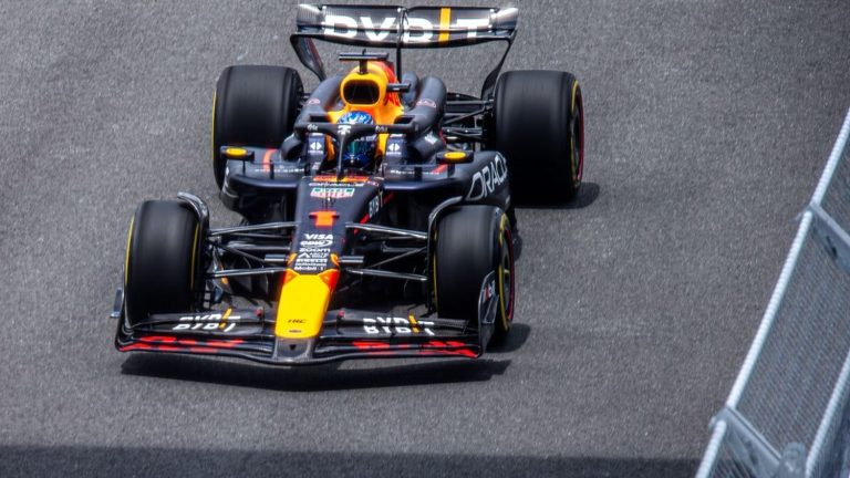 Max Verstappen in pole position for the Miami Grand Prix ahead of Charles Leclerc, the Alpine still in Q2