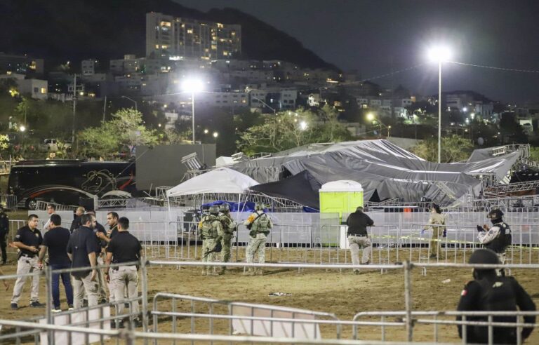 Mexico elections: four dead, 15 injured when marquee collapses during political rally