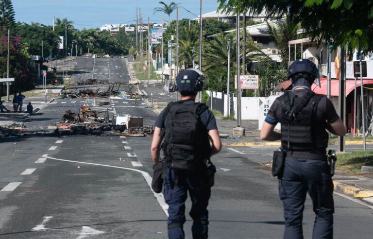 More than 600 gendarmes deployed in New Caledonia to “retake” the road from Nouméa to the airport