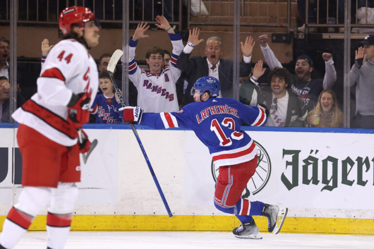 NHL playoffs |  Alexis Lafrenière continues to contribute to the Rangers’ success