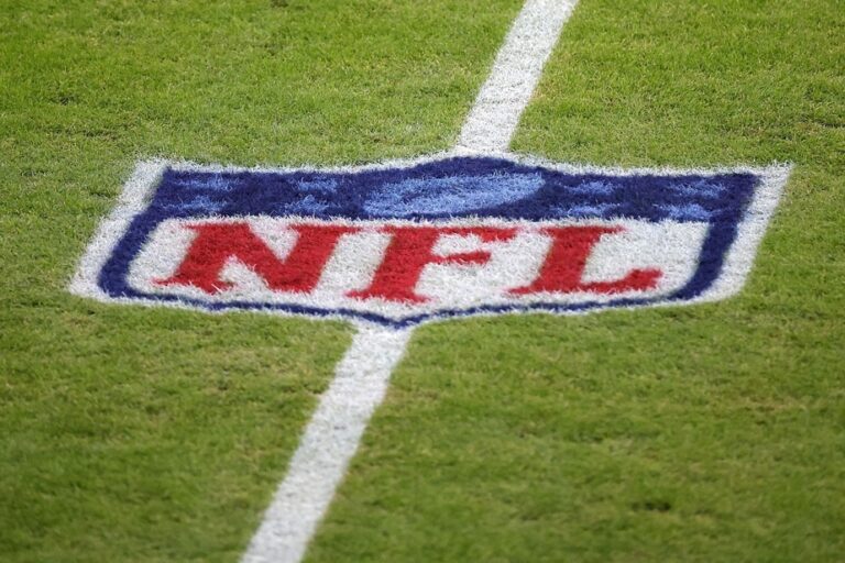 Netflix acquires the rights to NFL games