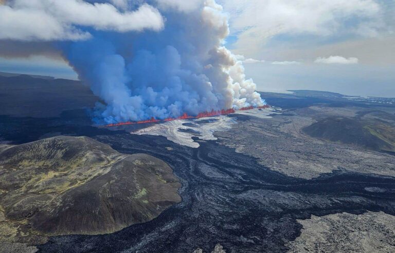 New volcano eruption in southwest Iceland