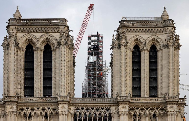 Notre-Dame de Paris destroyed and rebuilt under the eye of scientists