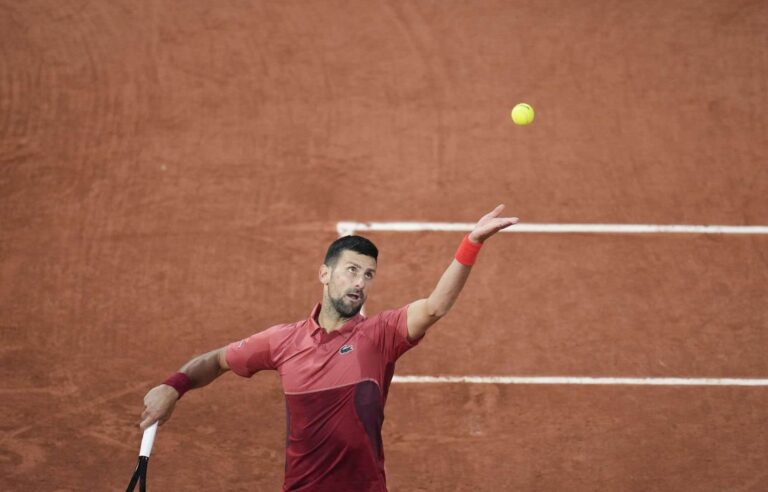 Novak Djokovic wins in 3 sets ahead of Frenchman Pierre-Hugues Herbert