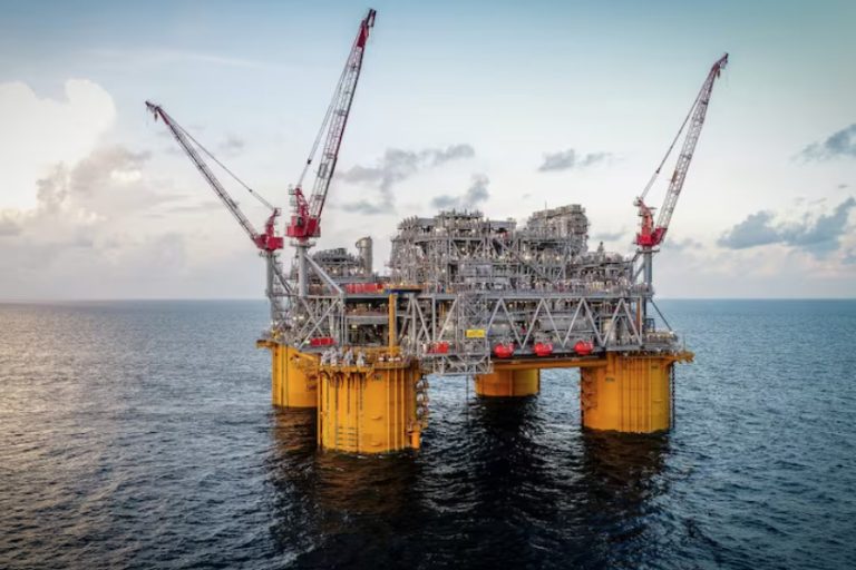 Oil companies expand their offshore drilling