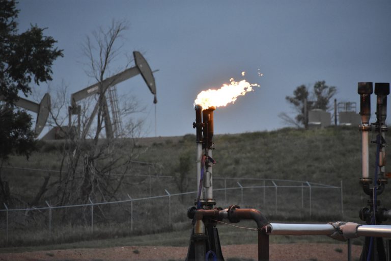 Oil stabilizes after Wednesday’s fall