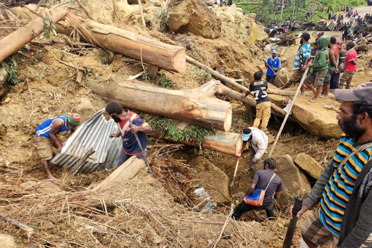 Papua New Guinea |  More than 2,000 people buried after landslide, authorities say