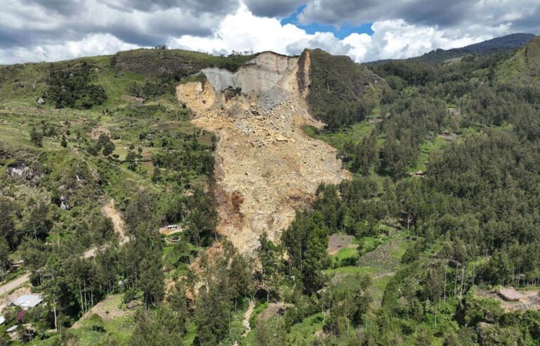 Papua New Guinea fears another landslide