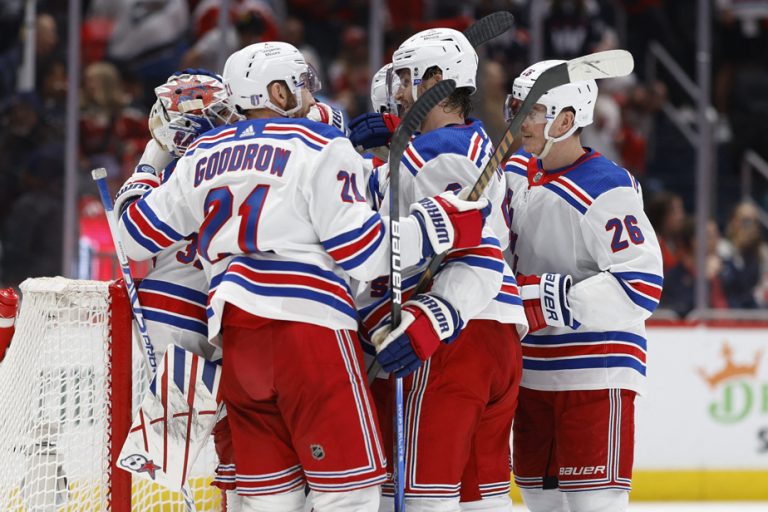 Playoffs |  Rangers aim to break Presidents’ Trophy curse