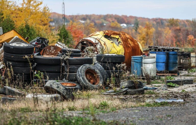 Quebec hires Garda to monitor contaminated agricultural land