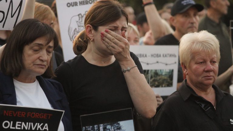 Report “Our husbands must not be forgotten”: the endless wait of the families of Ukrainian soldiers who disappeared after the battle of Mariupol