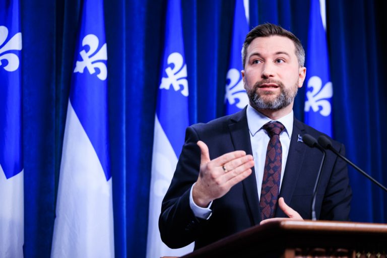 Resignation of Émilise Lessard-Therrien |  Gabriel Nadeau-Dubois has the confidence of the QS caucus