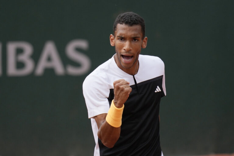 Roland-Garros |  Auger-Aliassime, Fernandez and Shapovalov advance to third round