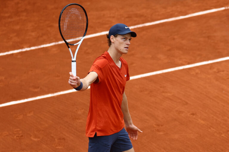 Roland-Garros |  Jannik Sinner easily advances to second round