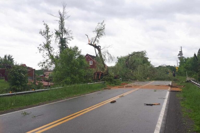 Southwestern Quebec |  Potential tornado in Très-Saint-Rédempteur