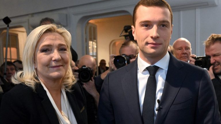 TRUE OR FALSE.  Is it true that a foreigner over 65 years old, who has just arrived in France, “receives the minimum old age”, as Marine Le Pen and Jordan Bardella assert?