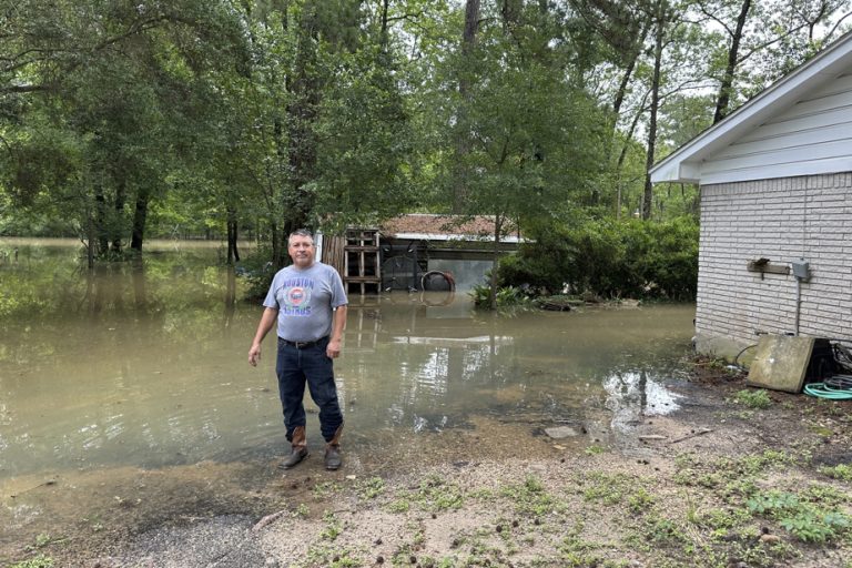 Texas |  Hundreds of people rescued from flooding in Houston