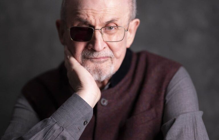 “The Knife”: for Salman Rushdie, singing is stronger than death