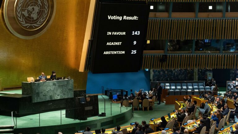 The UN General Assembly symbolically votes in favor of Palestinian membership, prevented by the United States’ veto