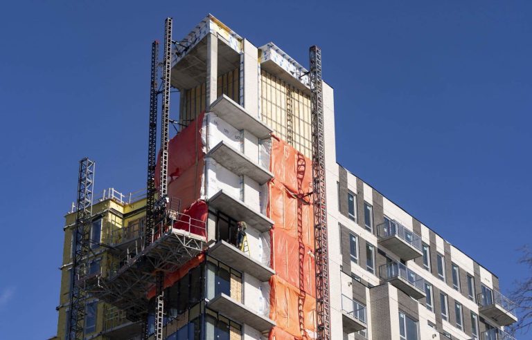 The drop in fines on construction sites “worries” Québec Solidaire