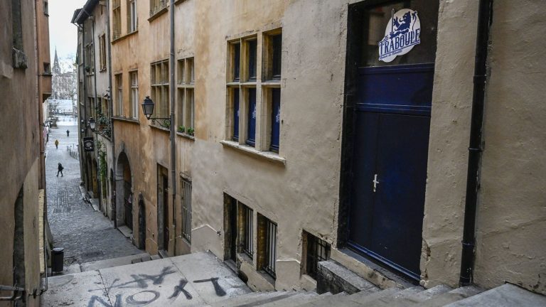 The government initiates a procedure to dissolve the small ultra-right Lyon group Les Remparts