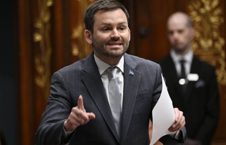 The leader of the PQ calls on the CAQ not to procrastinate on young people’s screen time