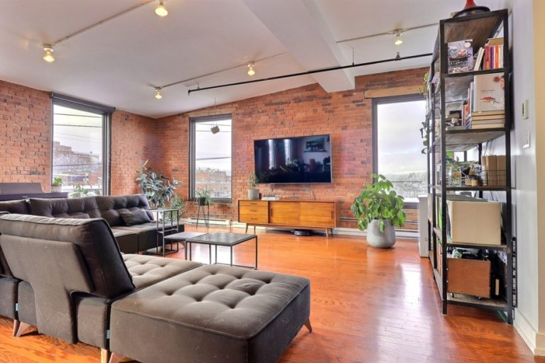 The neighborhood coquette |  Large condo in the heart of Sherbrooke