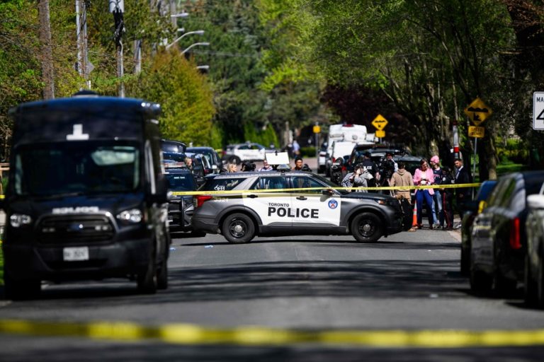 Toronto |  Security guard shot and wounded outside Drake’s home