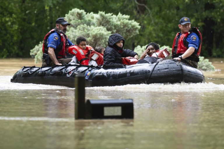 Torrential rains fall on Texas