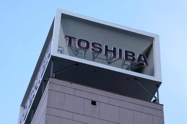 Toshiba wants to cut up to 4,000 jobs in Japan