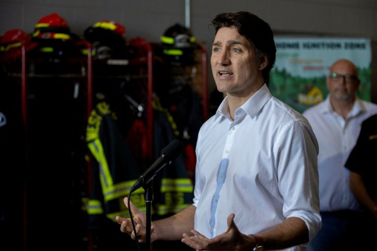 Trudeau shoots an arrow at Meta over B.C. wildfires