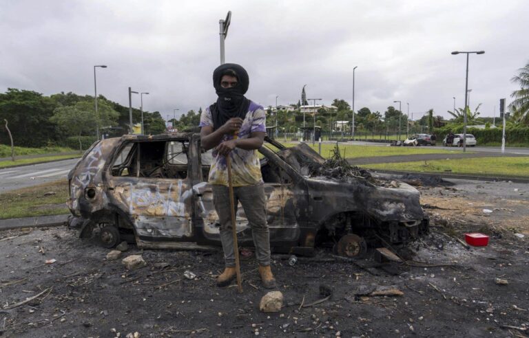 “Very tense” situation in New Caledonia, Paris sends more police officers